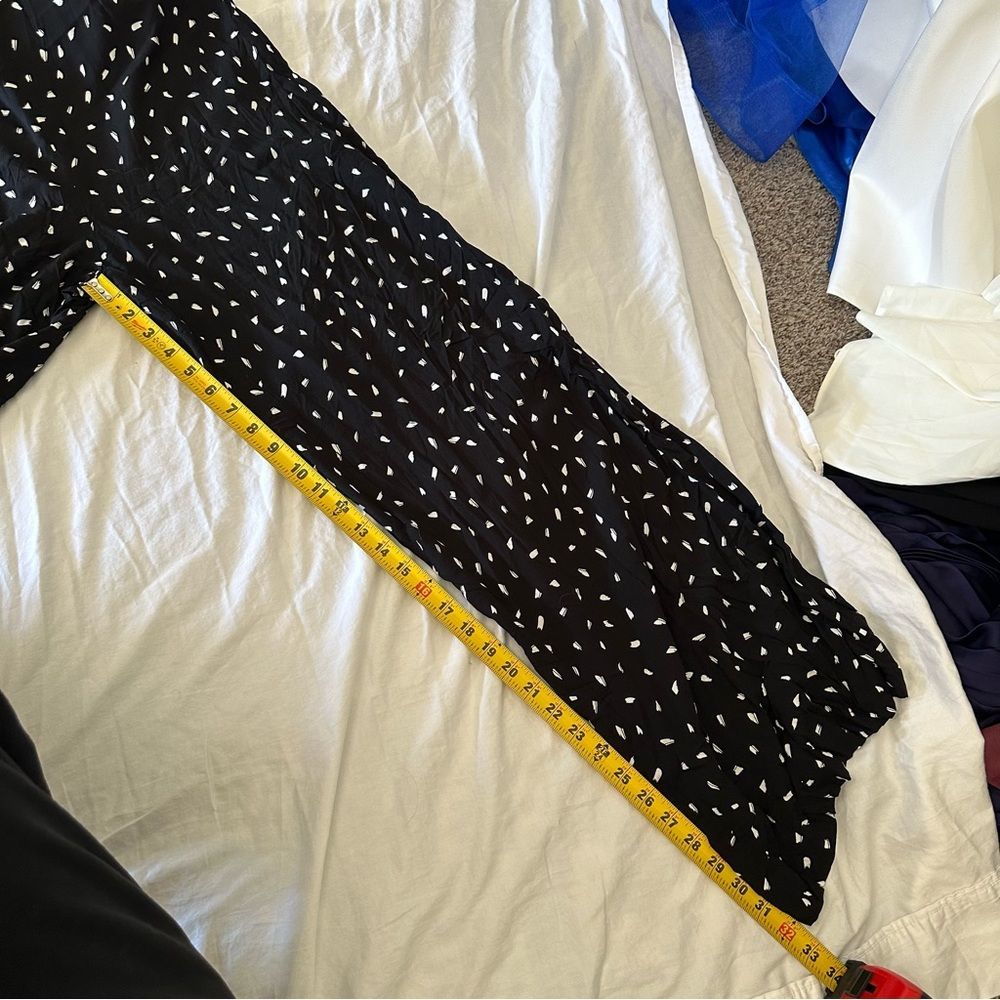 Lulu’s Fine Print Backless Jumpsuit Large - Picture 7 of 9